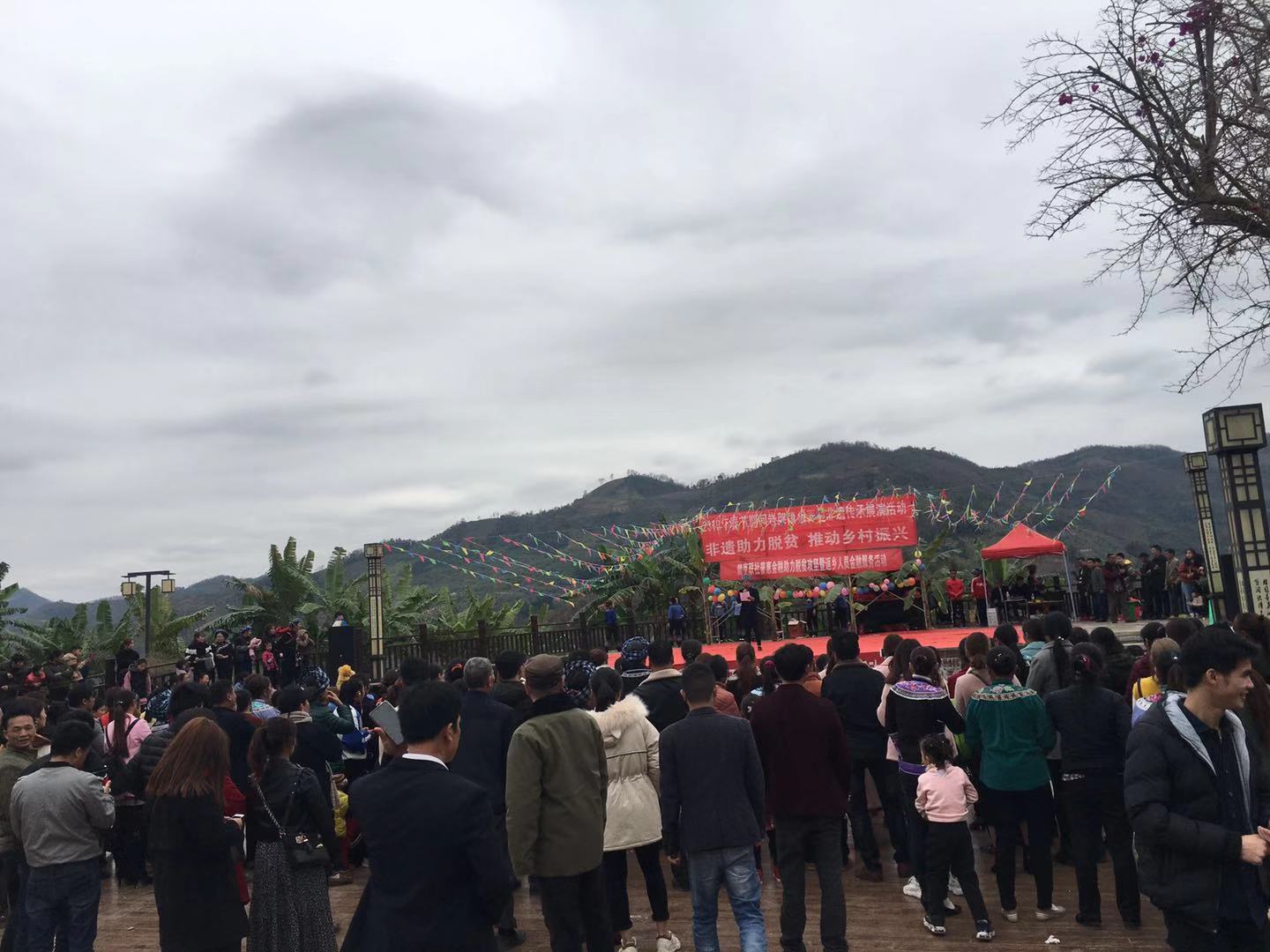 册亨联社开展农民工金融知识宣传.jpg (4).jpg