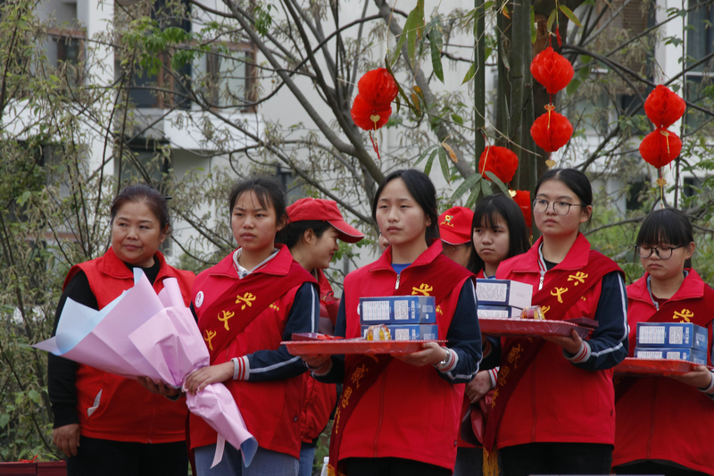 葛渝 (1).jpg
