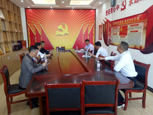 座谈交流.jpg