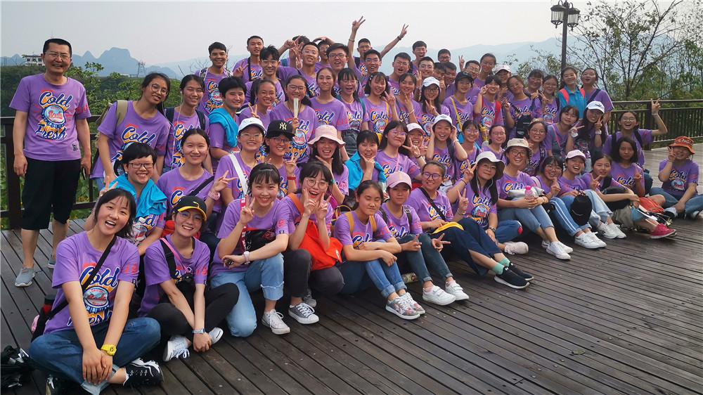 驻足观赏  拍照合影 - 复件(2).jpg