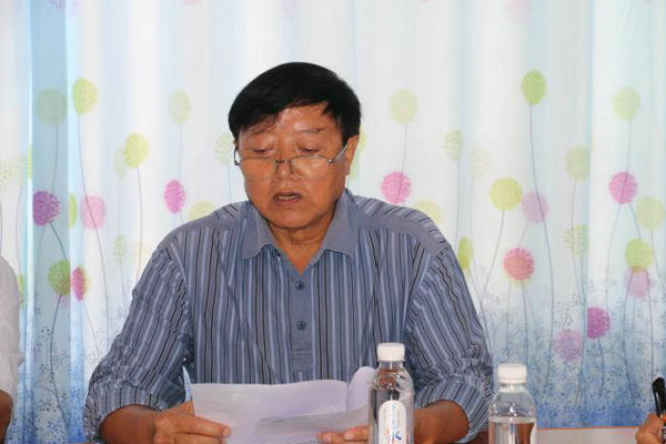 新当选会长吴文碧讲话.jpg