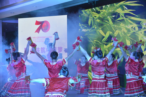 州委统战部新中国成立70周年活动（摄影：印象黔西南） (39).jpg