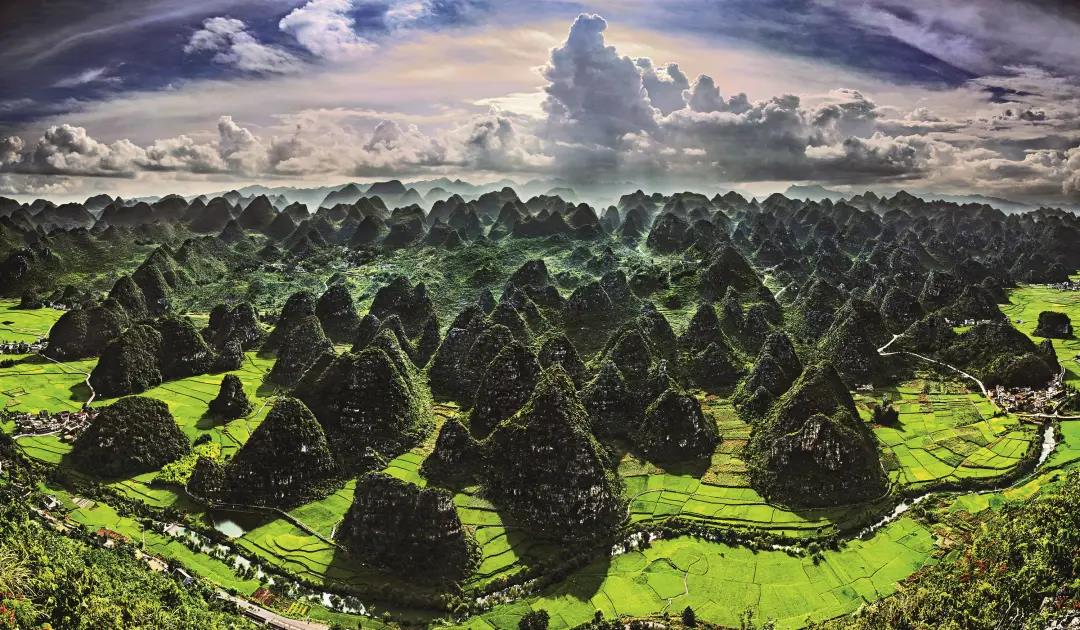 天下奇观——山峰成林.jpg
