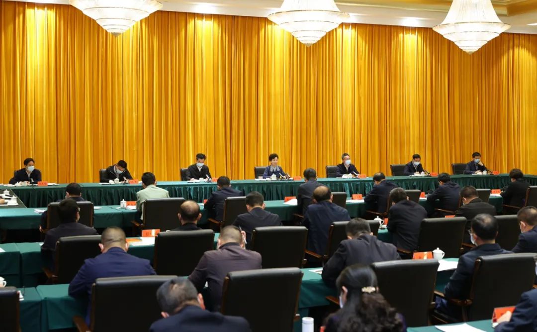 谌贻琴主持召开调研座谈会.jpg
