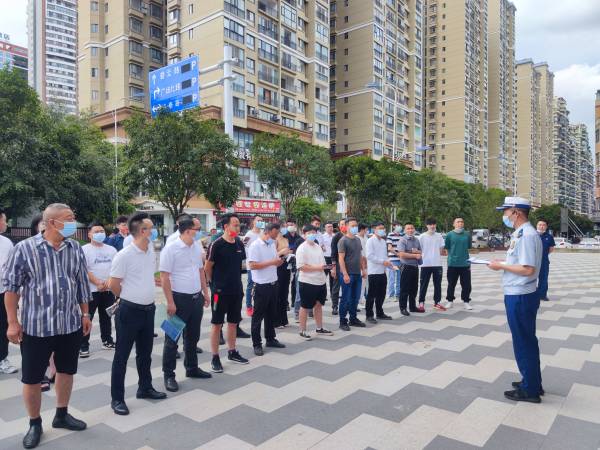 大队消防监督员介绍潮百汇消防安全标准化管理经验(1).jpg