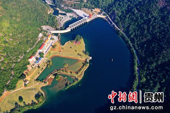 天生桥二级水电站首部枢纽。 张德厚 摄.jpg