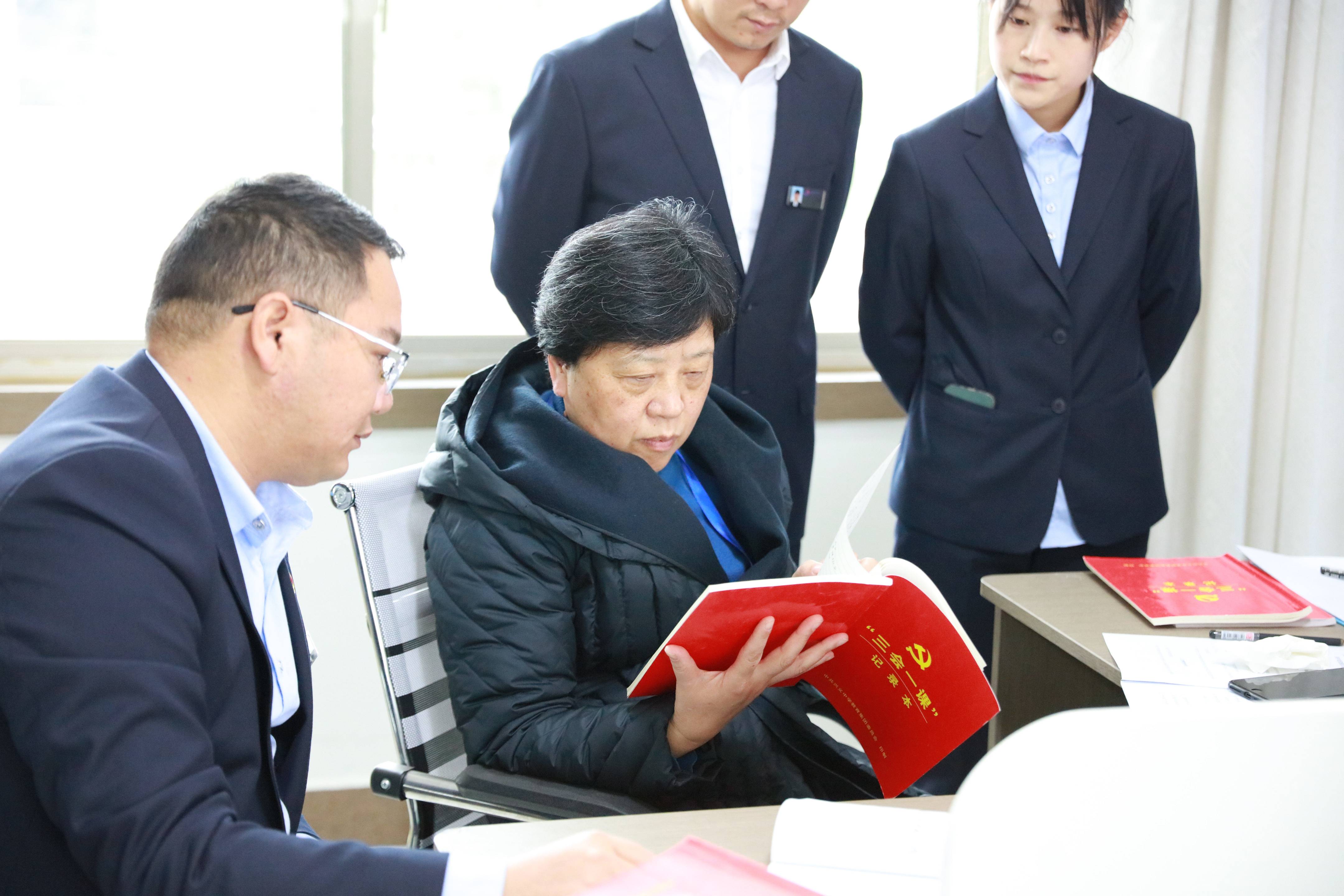 石艳梅专家雷忠富专家（摄制：印象黔西南） (5).jpg