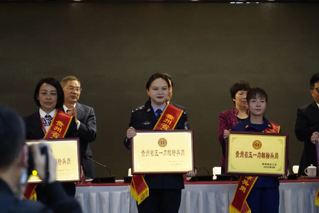 1679100293362043032.jpg 颁奖照片.jpg