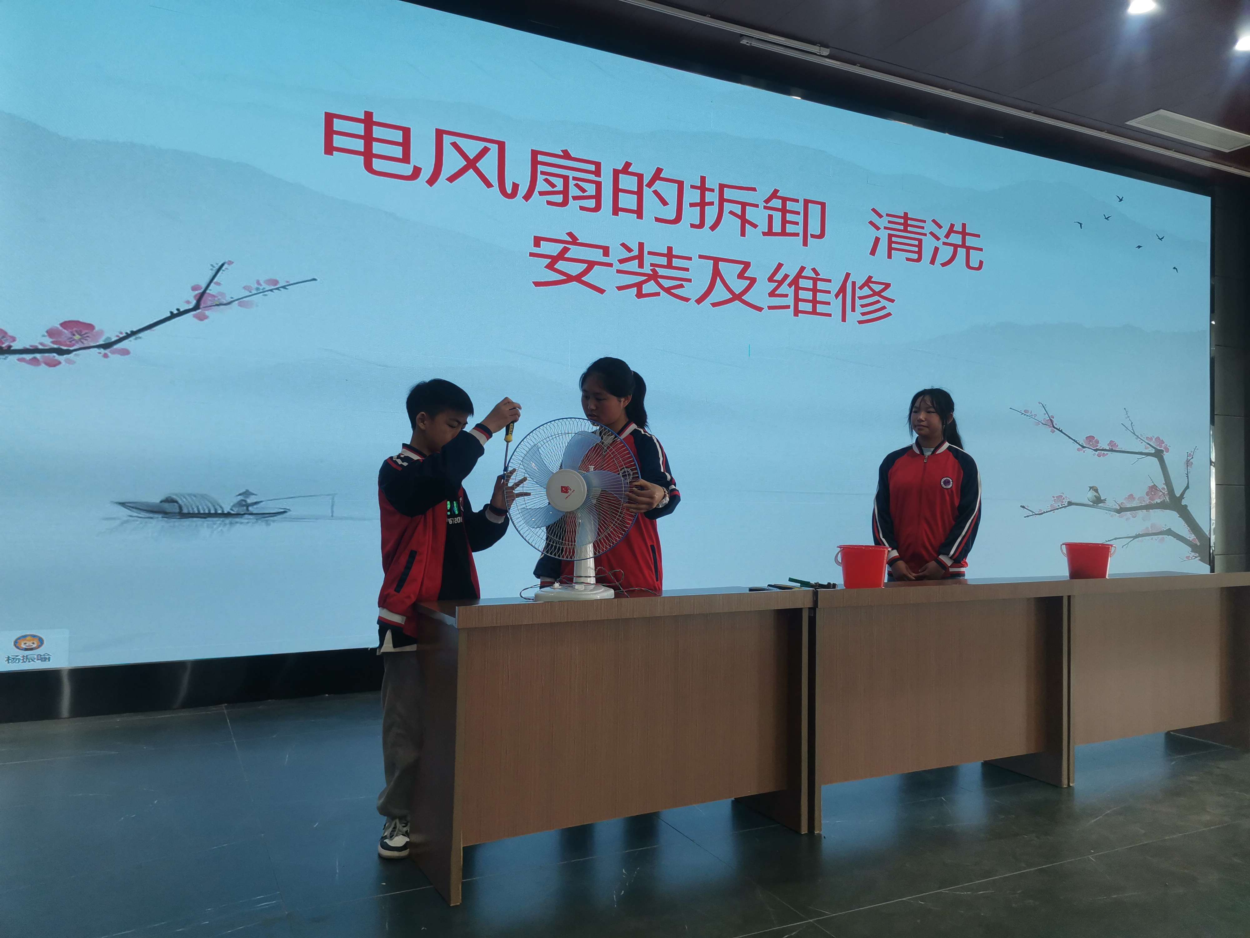 初中组竞赛现场.jpg