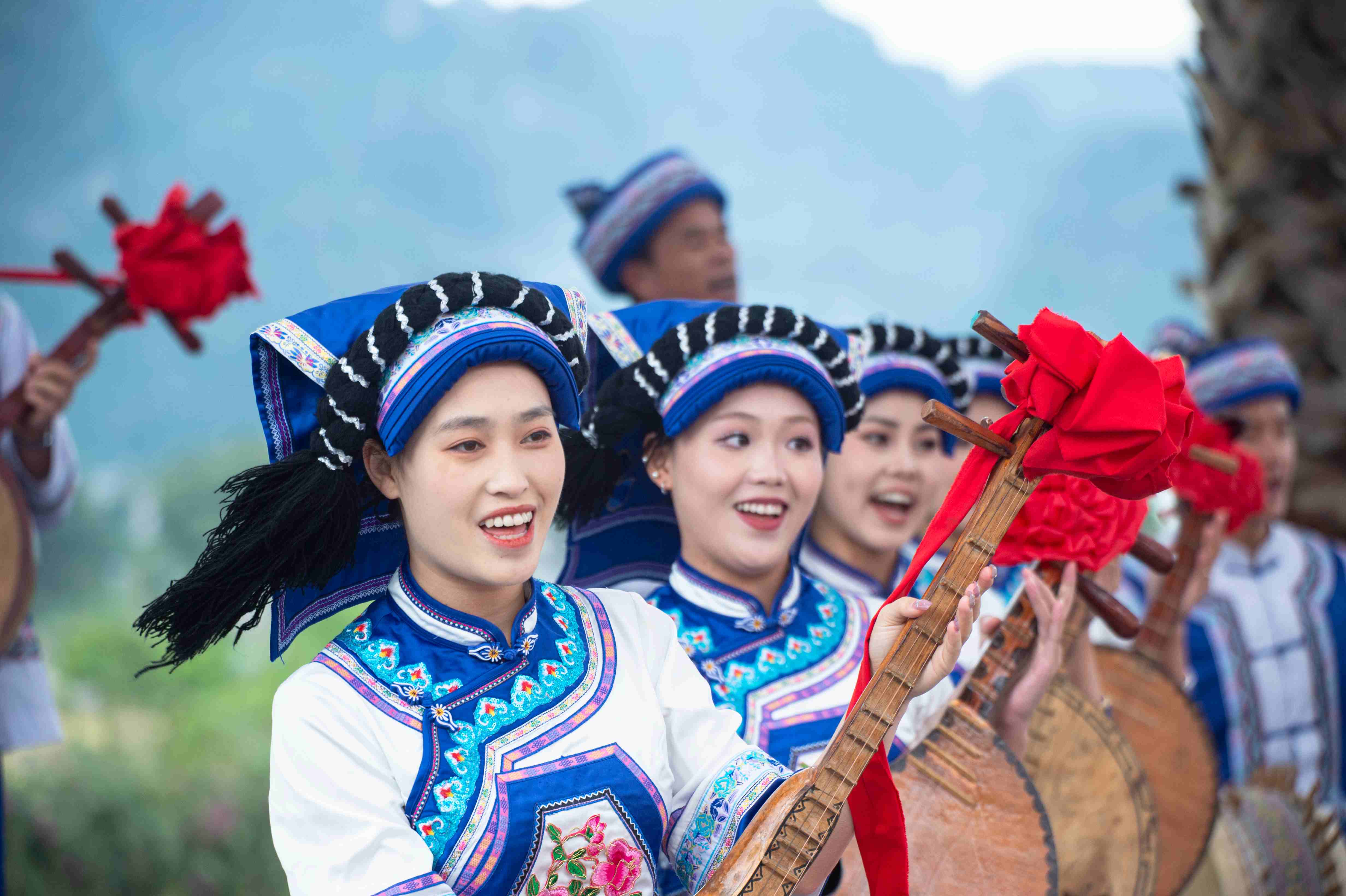 1761573929756017631.jpg 《带一本书去黔西南》分享会 (提供:印象黔西南) (22).jpg