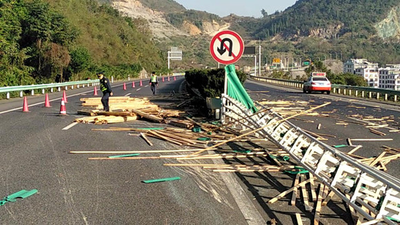 1543478149040076629.jpg 现场情况.jpg