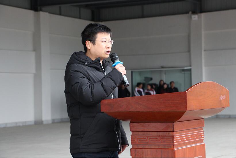 1544452459756059837.jpg 师生代表宣讲.jpg