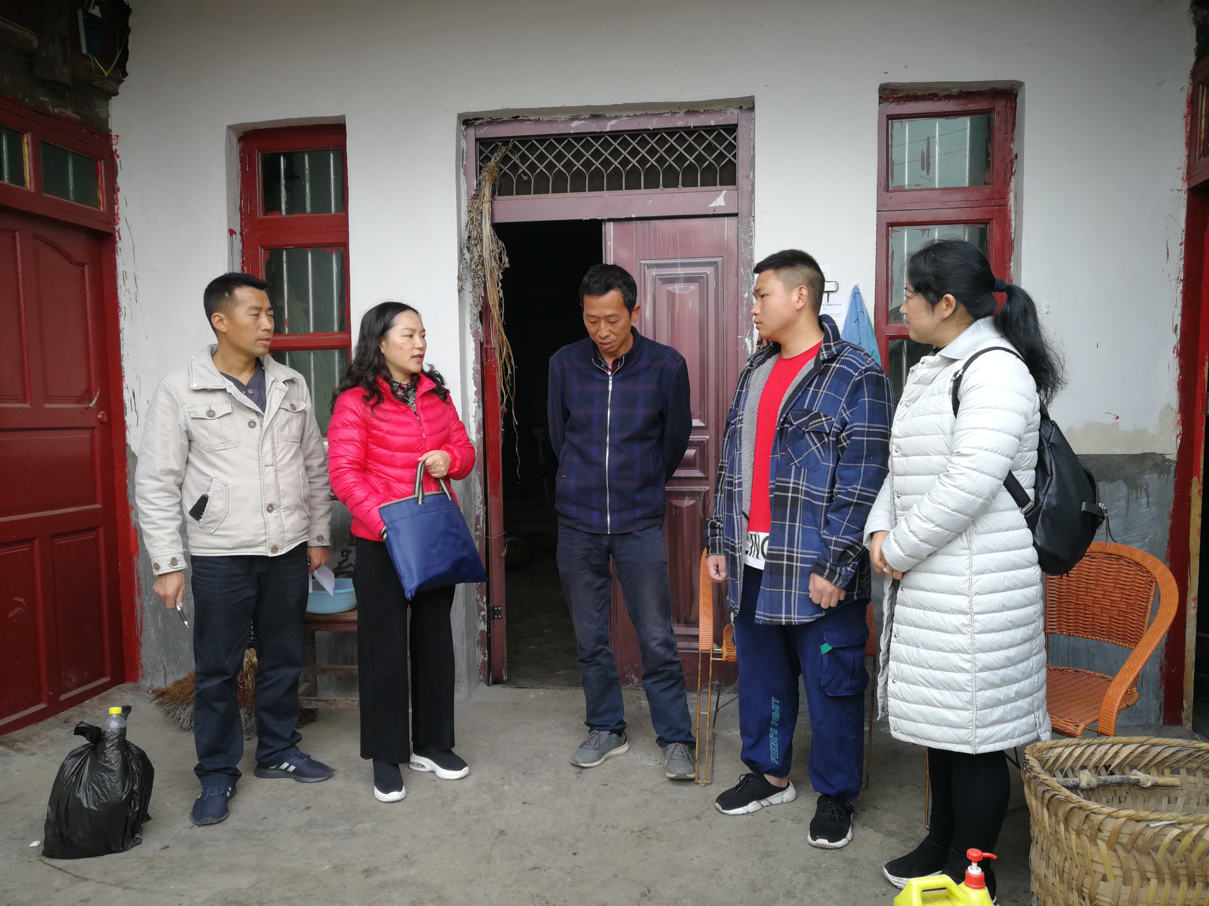 1548985426949022786.jpg 民盟兴仁支部春节慰问回访结对帮扶贫困户暖民心 (2).jpg