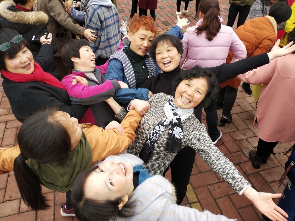 兴仁供电局举办庆祝三八妇女节户外趣味活动 (4).jpg