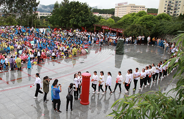 1568122158664059772.jpg 我给祖国写封信20190909(摄影:张林森) (9).jpg