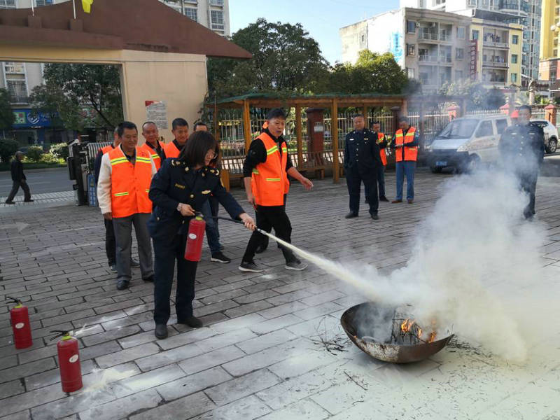 1572740983117021916.jpg 附图2.消防应急演练.jpg