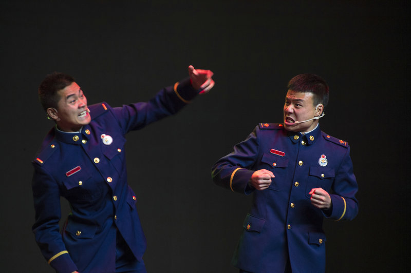 1579663768231036334.jpg 黔西南消防救援支队迎新晚会(来源:印象黔西南) (18).jpg