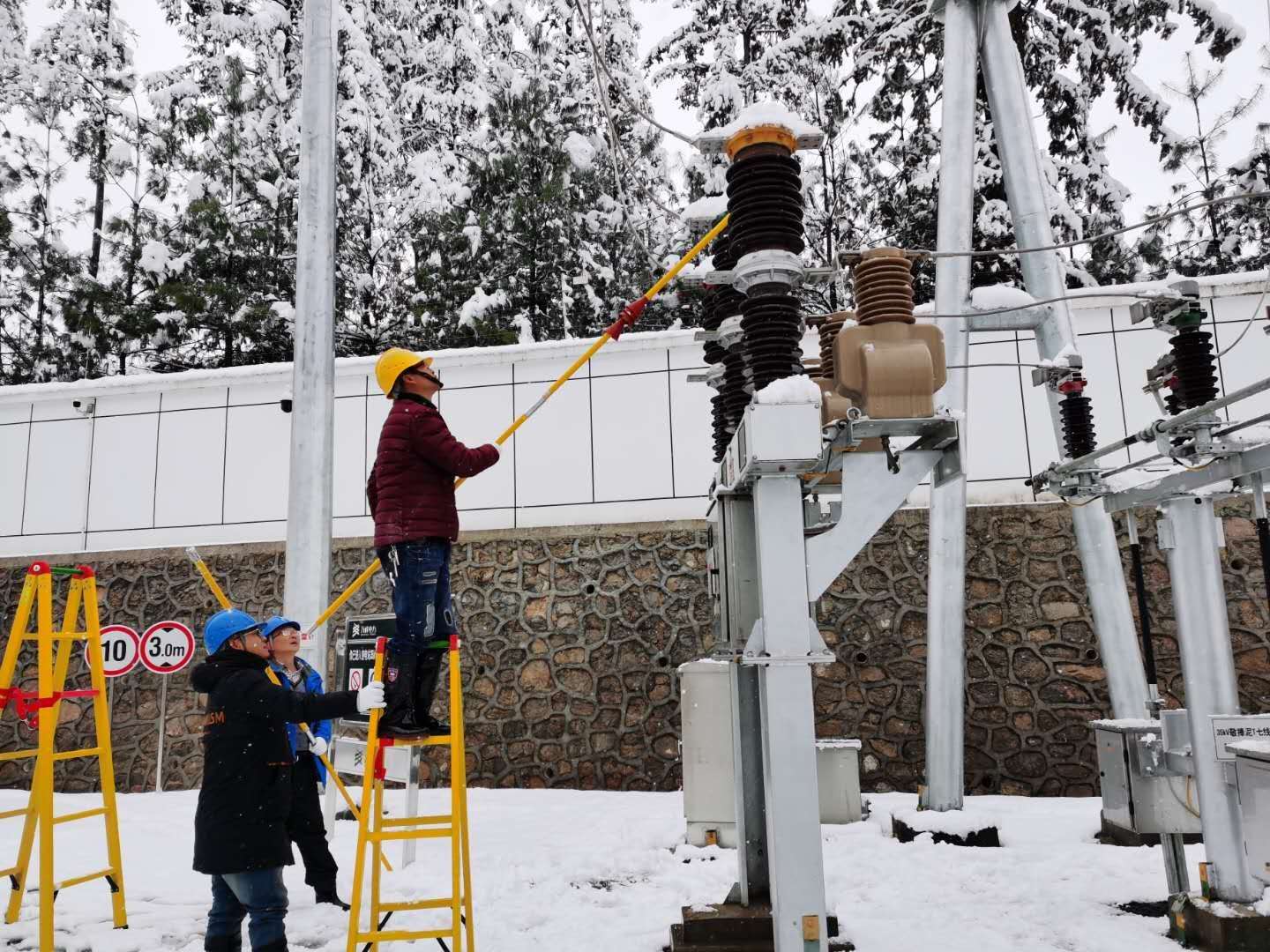 1580175423390053555.jpg 设备设施覆冰.jpg