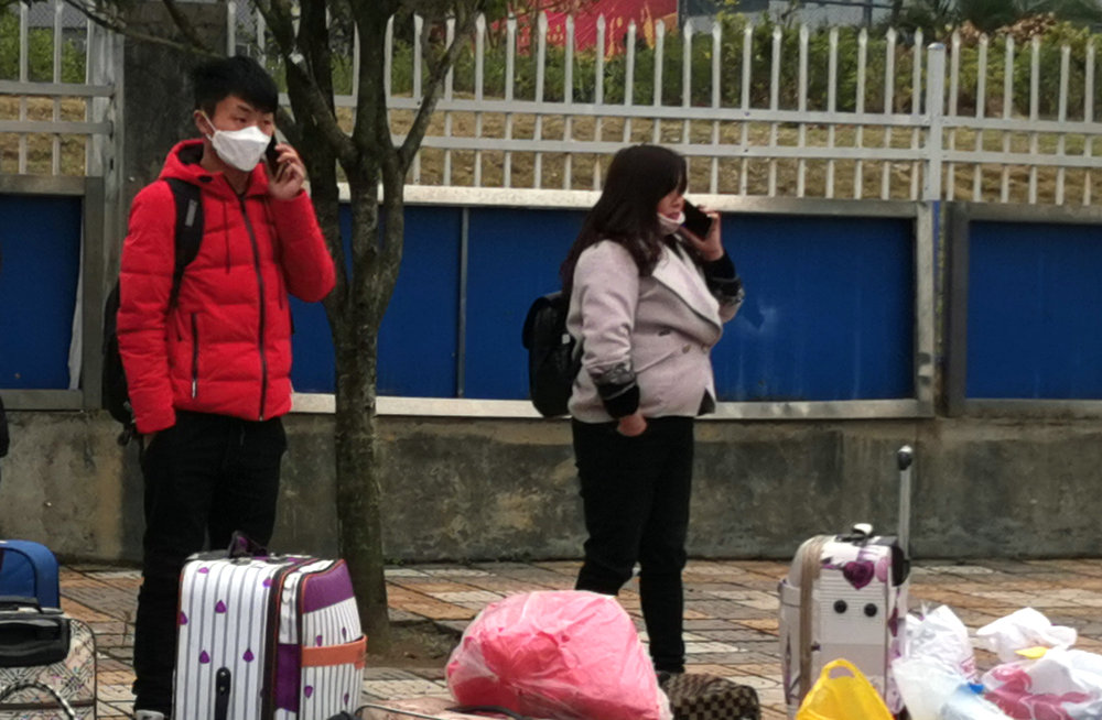 兴仁市首批农民工赴浙江返岗复工_20200223094306 (2).jpg