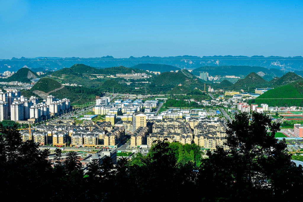 兴义市易地扶贫搬迁洒金安置点一角（李念秋摄）.jpg