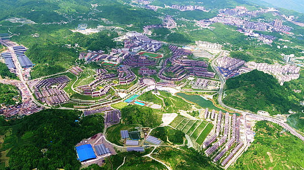 阿妹戚托小镇.jpg