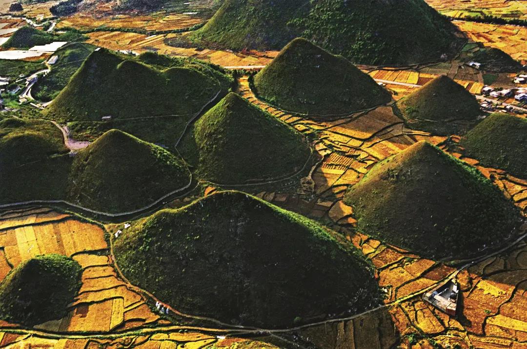 1637547963513045904.jpg 宝塔峰林.jpg