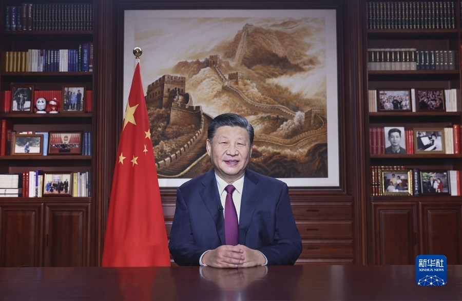 1640955409060017134.jpg 新年前夕,国家主席习近平通过中央广播电视总台和互联网,发表二〇二二年新年贺词。 新华社记者 鞠鹏 摄.jpg