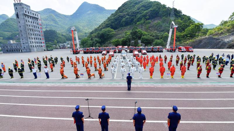 执勤岗位练兵(1).jpg