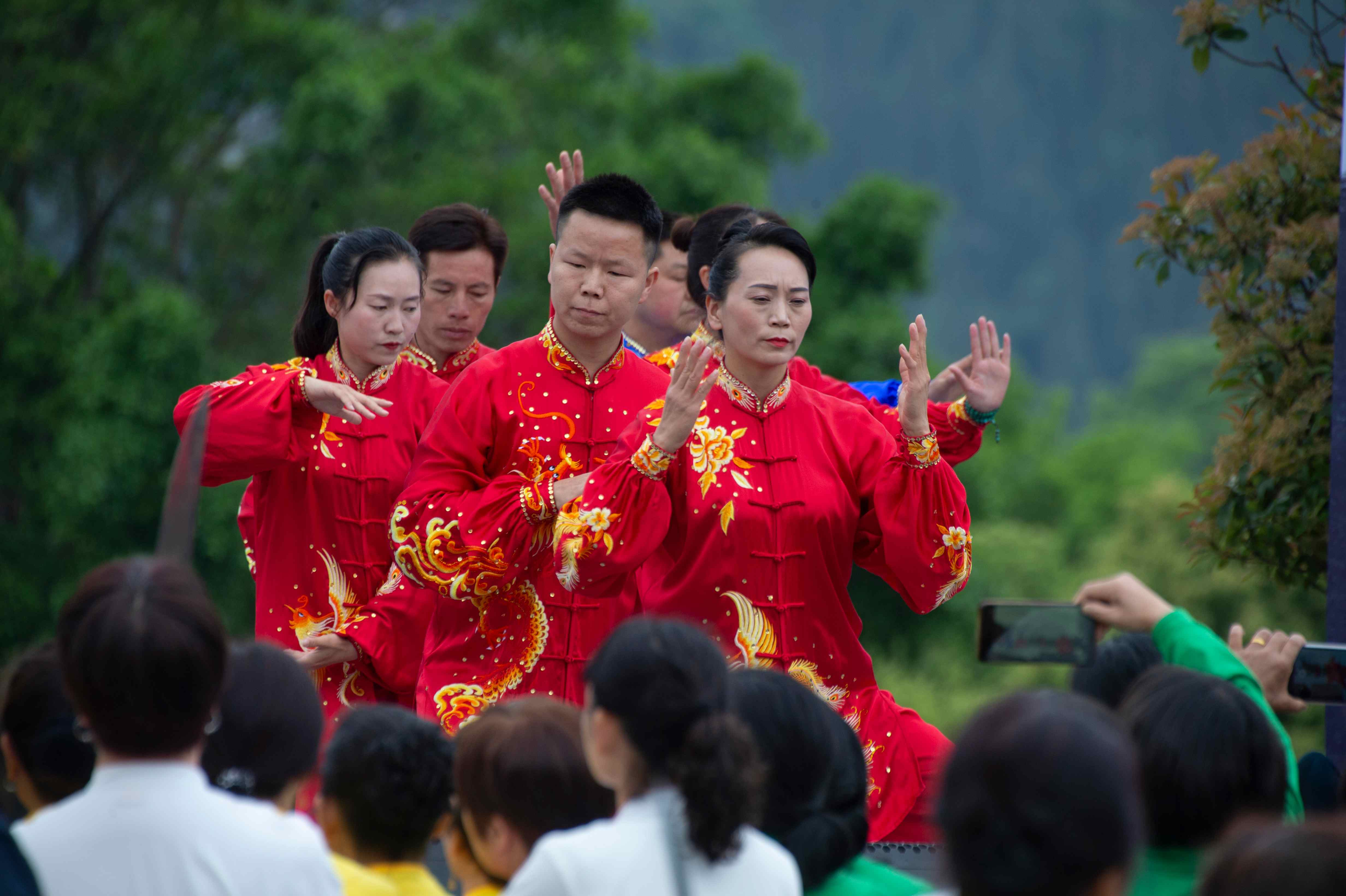 万峰林全身健身活动（摄制：印象黔西南） (11).jpg